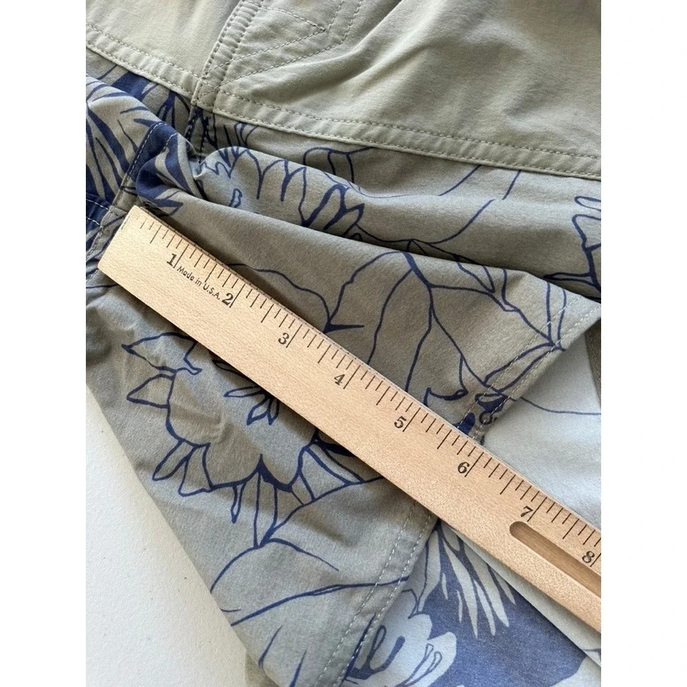 Patagonia Shorts XL 6 Inch Tan Floral Unlined Wavefarer Volley Hike Surf